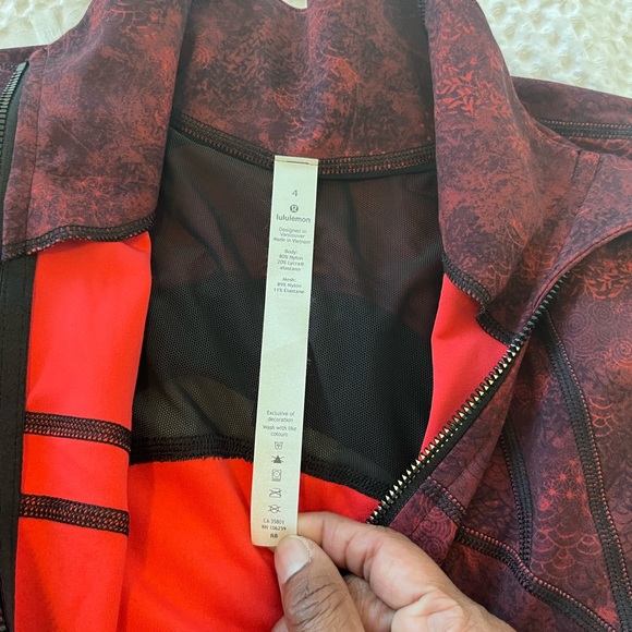 Lululemon define jacket Lunar New Year size 4 - Picture 4 of 8